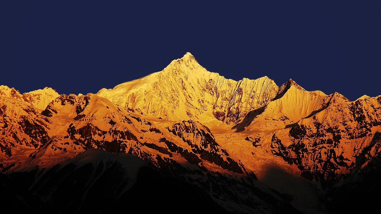 贡嘎雪山实拍图 3